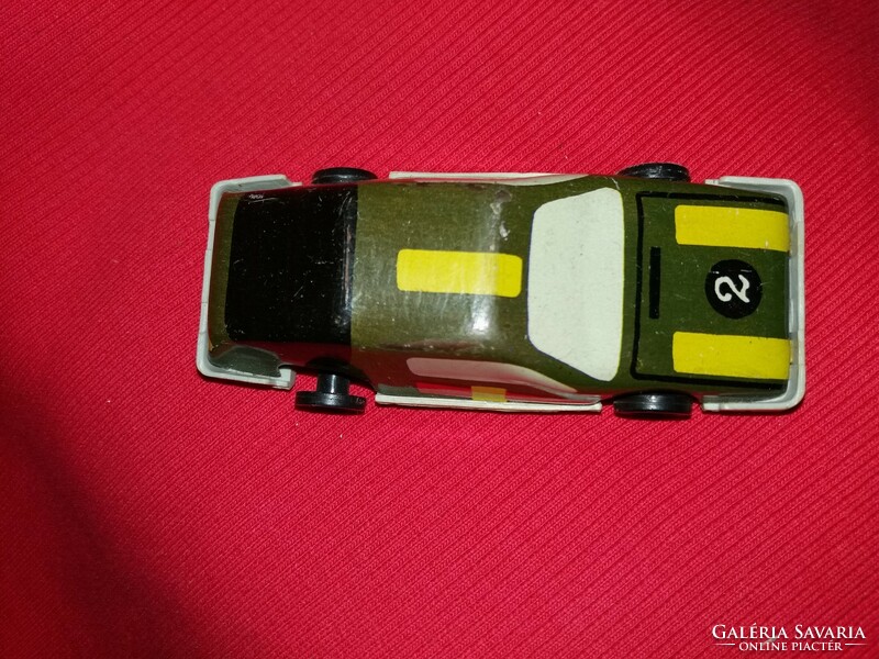 Old metal sheet metal goods - plastic combo traffic goods car in good condition metal small car as shown in the pictures
