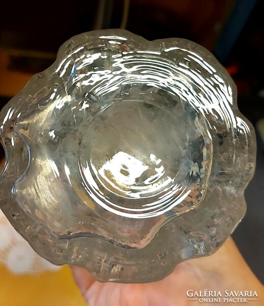 Crystal vase of bark glass
