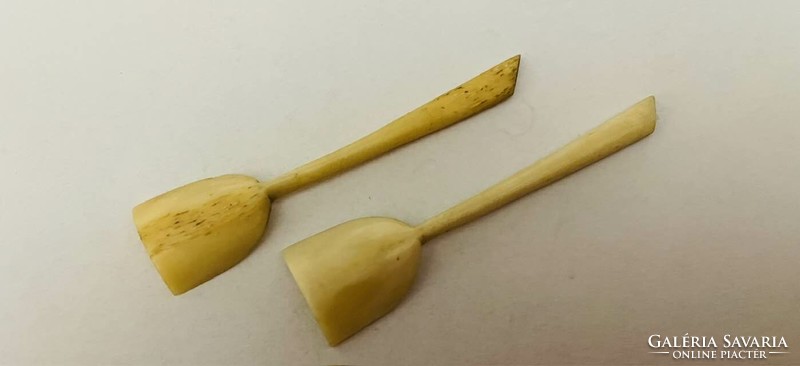Rare bone spiced spoons