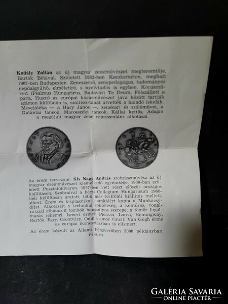 Kis Nagy András: Kodály Zoltán- eredeti jelzett bronzplakett, 6 cm, Állami Pénzverő