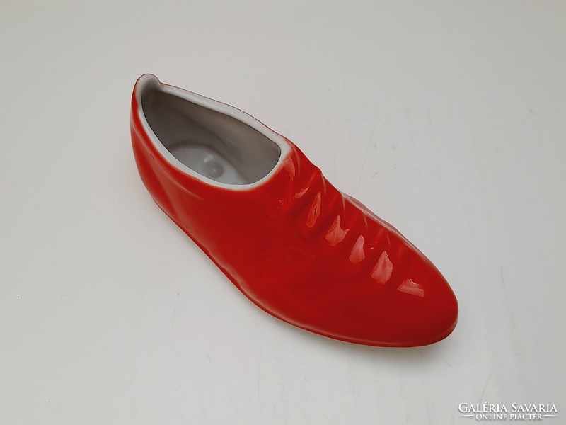 Hollóházi porcelán piros stoplis cipő