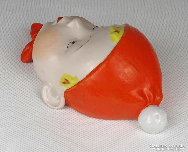 1O460 Narancsszínű sapkás fiú porcelán fiú fej falidísz 13.5 cm