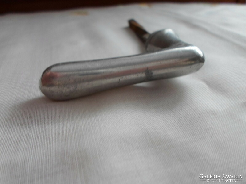 Old window handle