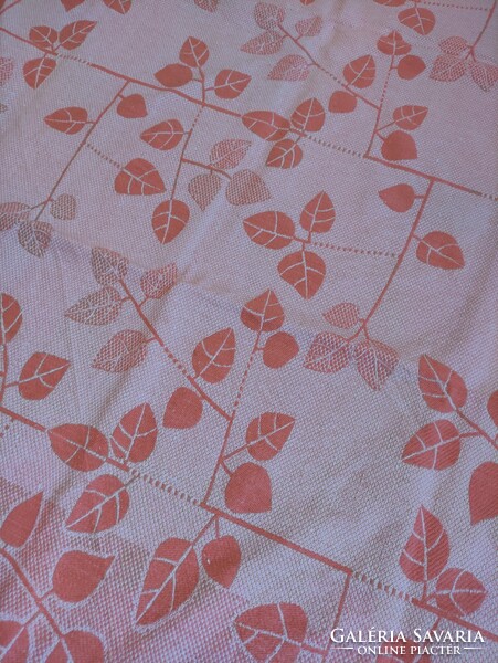 Retro pink white leaf pattern densely woven plaid in excellent condition