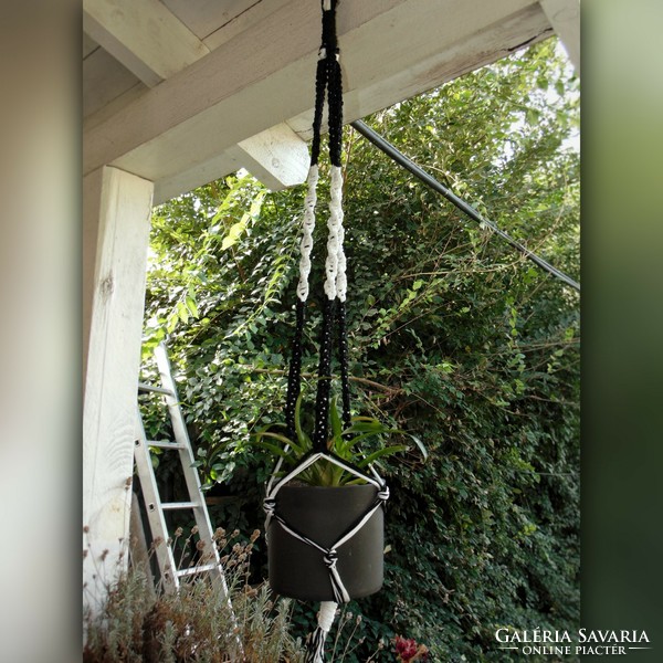 Macrame plant holder