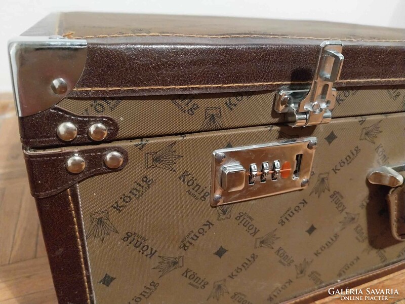 Beautiful, rigid, but silky, soft-coated könig austria suitcase