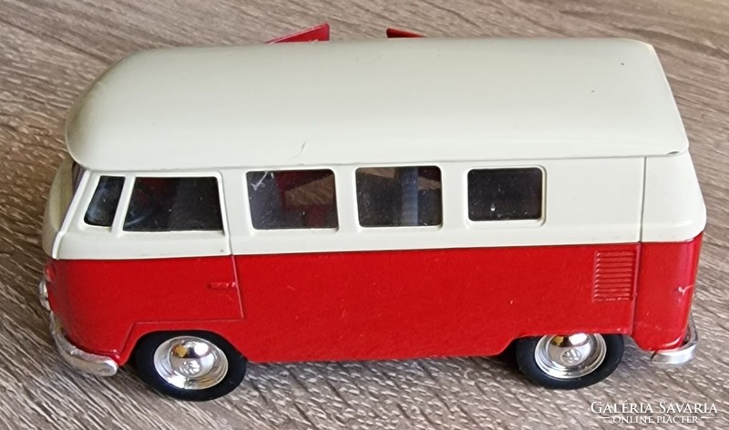 Wolsvagen minibus model