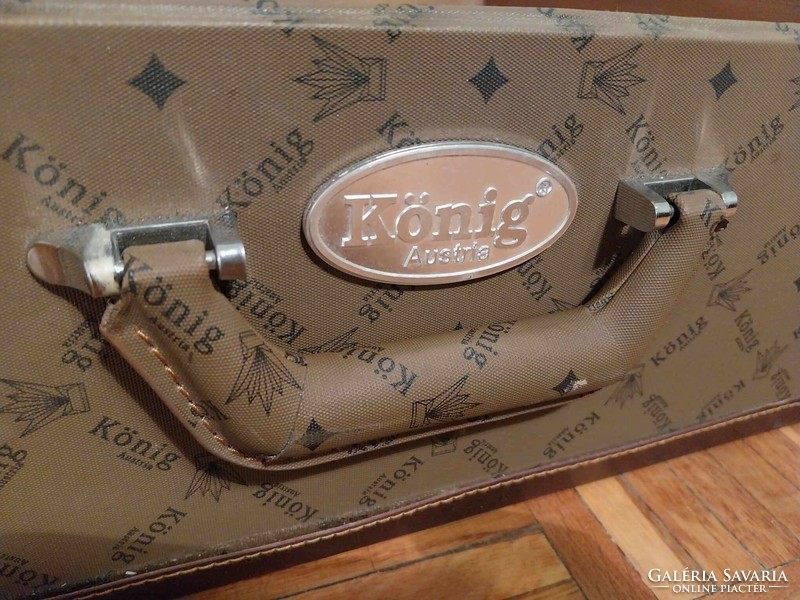 Beautiful, rigid, but silky, soft-coated könig austria suitcase