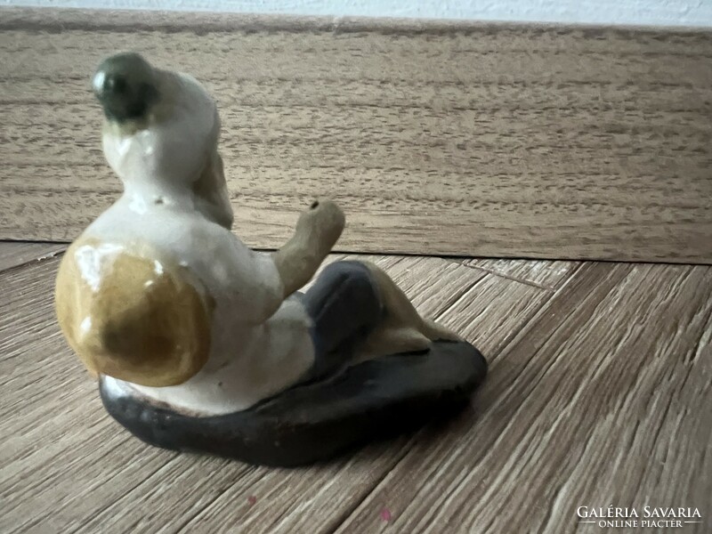 Chinese ceramic or porcelain figurine