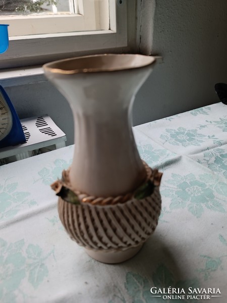 Kézzel készített  váza /Magyar/ (15 cm)