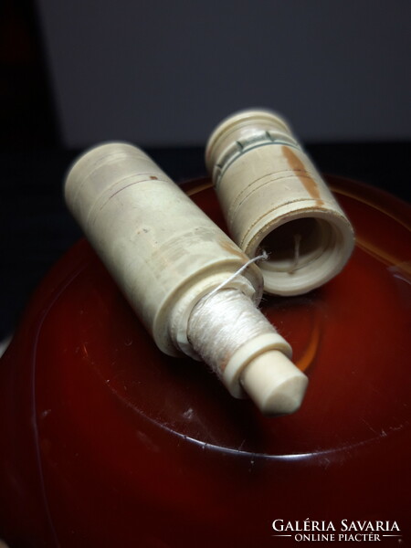 Old bone sewing capsule