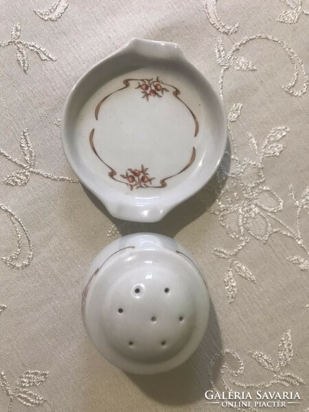 Alföldi porcelain rosehip pattern - with salt sprinkler