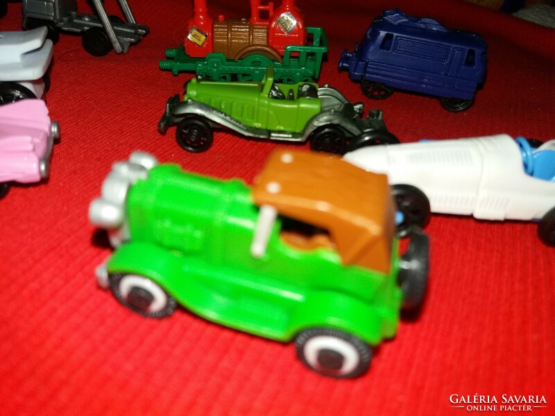Old and new kinder surprise small cars, train vehicle package in one, according to the pictures