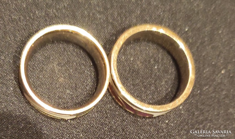 Cloisonne mintás, aranyozott gyűrűk