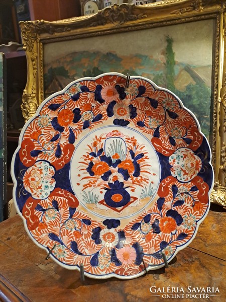 A beautiful Imari plate from Etedeti, around Meiji 1880