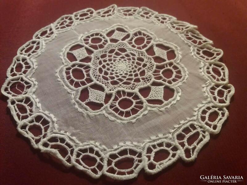 Old Hövej lace tablecloth