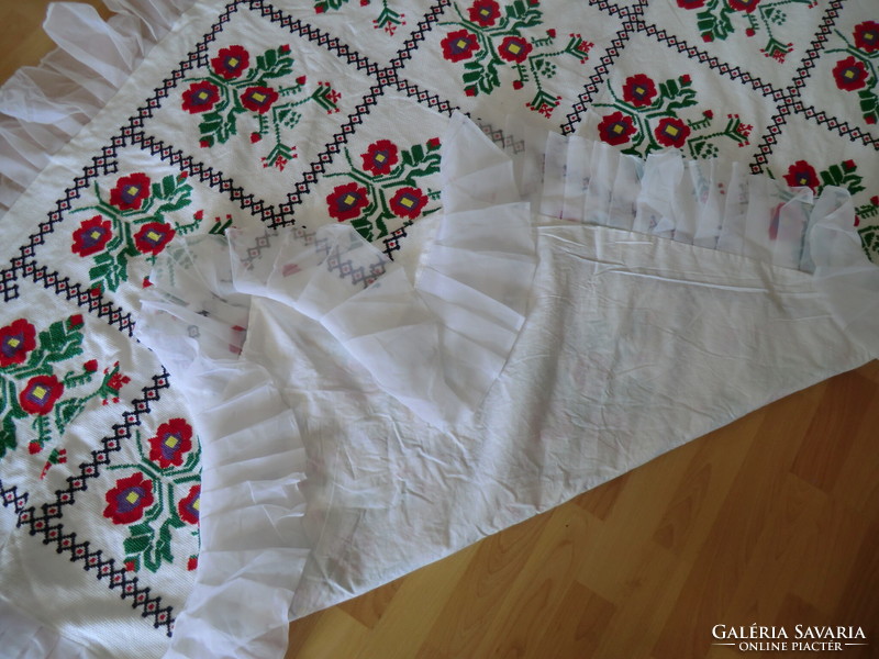 Giant cross-stitch tablecloth, hand-embroidered bed cover 120x140 cm