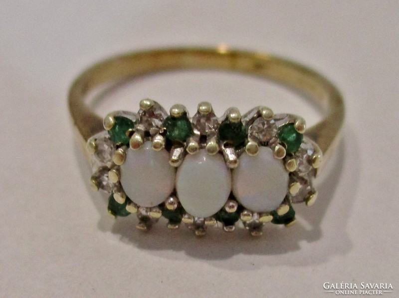 Beautiful old 9kt gold ring with emerald, opal and 0.15ct diamond stones