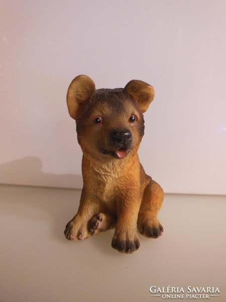 Statue - dog - 11 x 8 x 7 cm - solid - resin - German - flawless