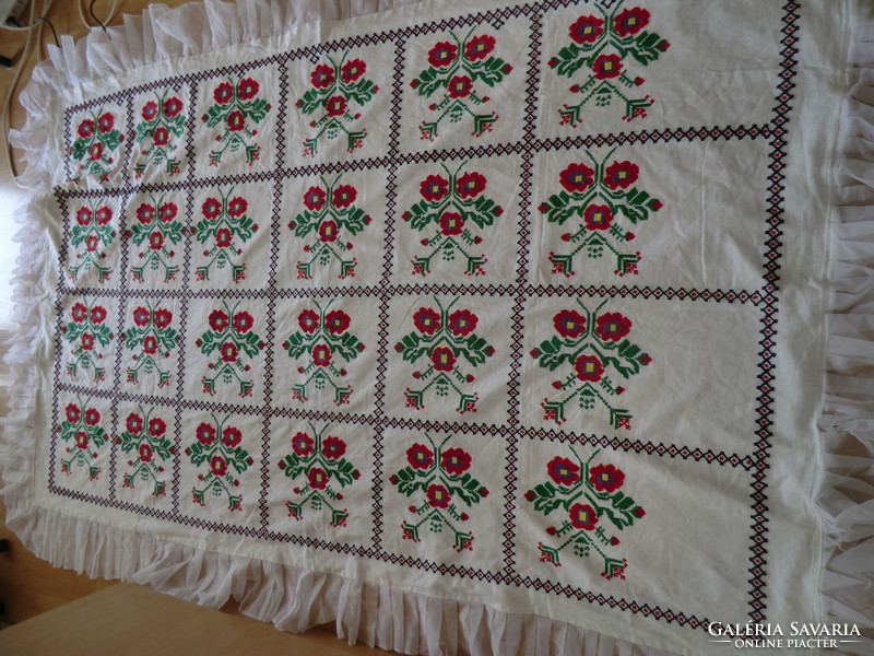 Giant cross-stitch tablecloth, hand-embroidered bed cover 120x140 cm