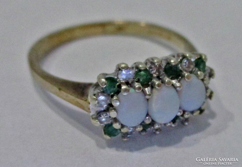 Beautiful old 9kt gold ring with emerald, opal and 0.15ct diamond stones