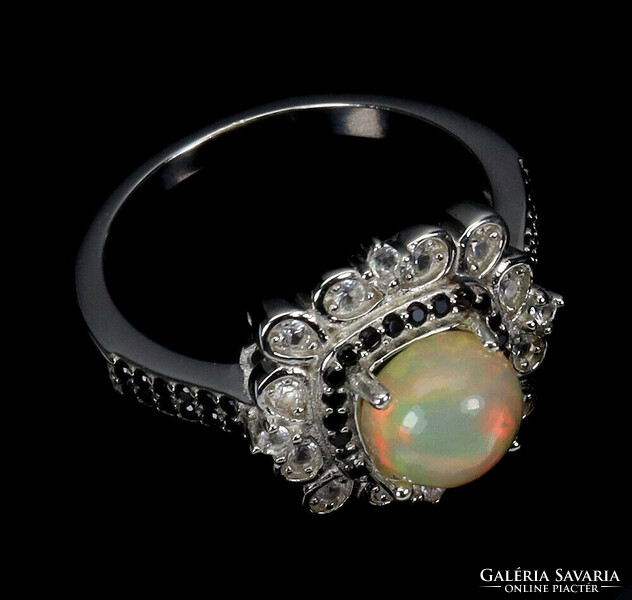 59 And real fire opal and black spinel 925 silver ring