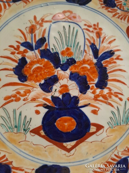 A beautiful Imari plate from Etedeti, around Meiji 1880