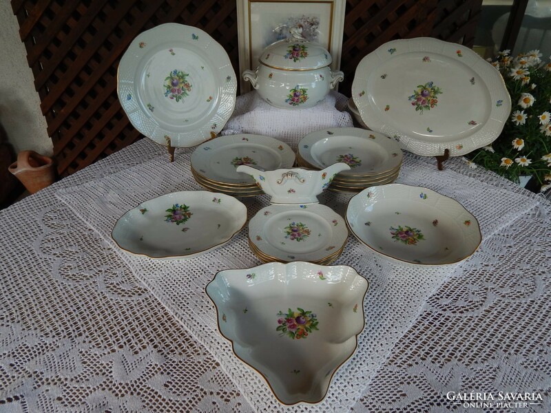 ﻿Herend flower pattern dinner set for 4 people