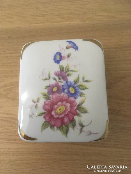 Square bonbonier porcelain from Hollóháza