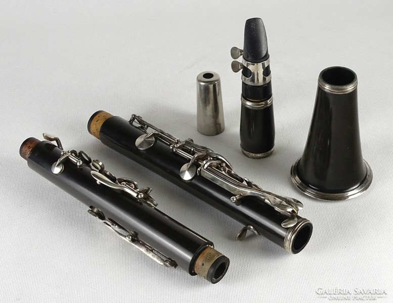 1O553 Gyönyörű ezüstözött Lark klarinét dobozában