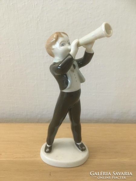 Hollóházi trombitáló kisfiú porcelán
