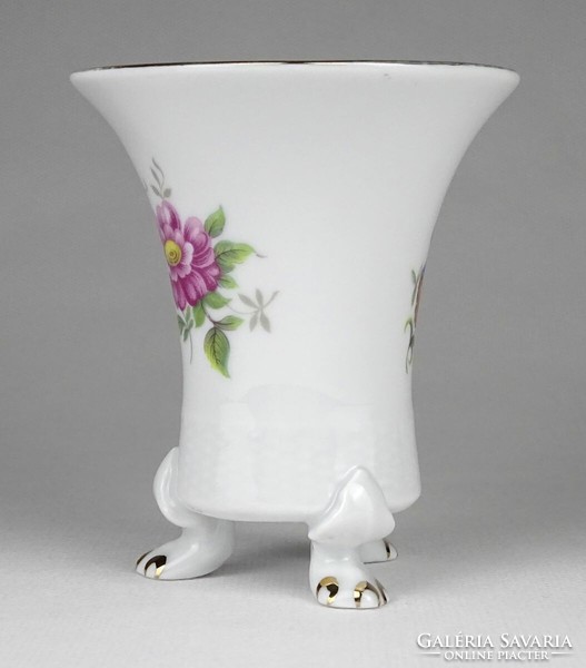 1O639 Hibátlan oroszlánlábas Hollóházi porcelán váza 9.5 cm