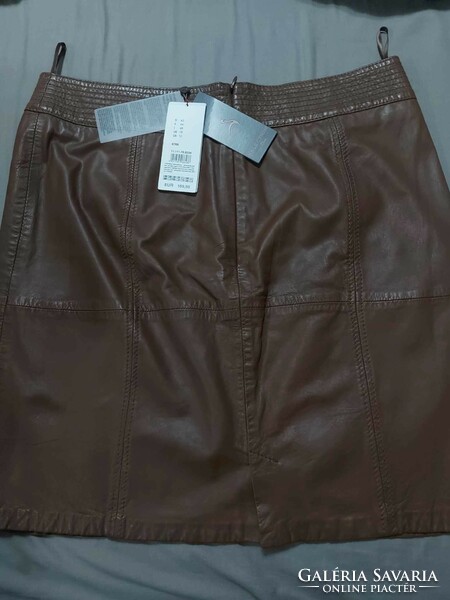 New, high-quality leather skirt s. Oliver