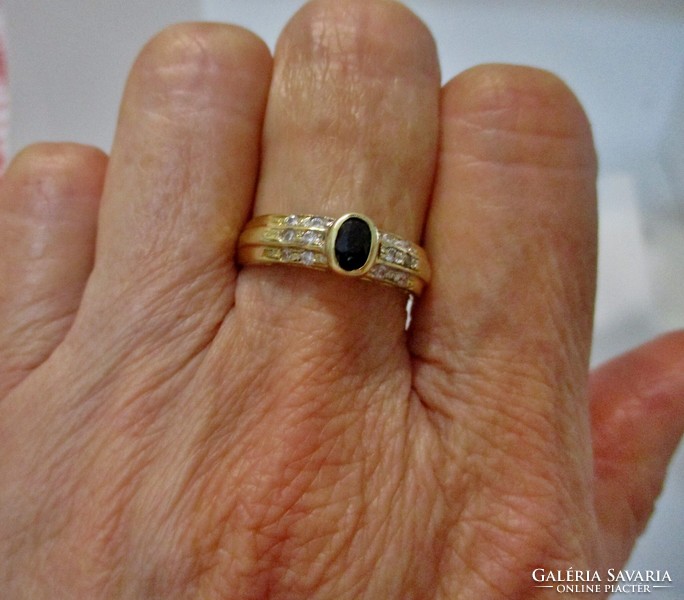 Beautiful antique genuine sapphire gold ring