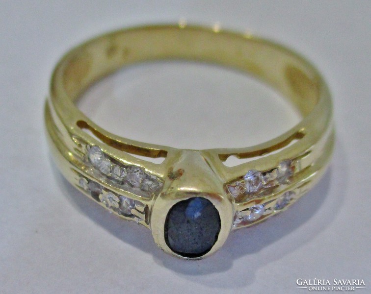 Beautiful antique genuine sapphire gold ring