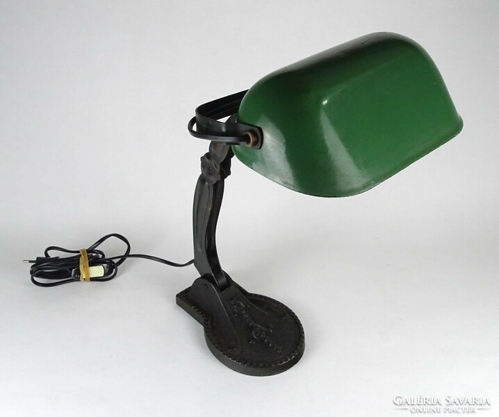 1O987 old military cast iron front lamp with metal base