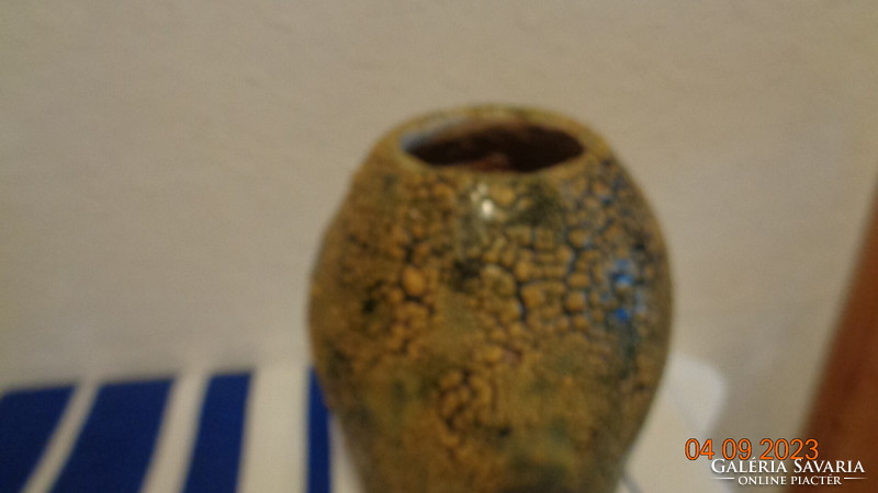 Zsugor mázas kerámia  váza  S A  jelzésű