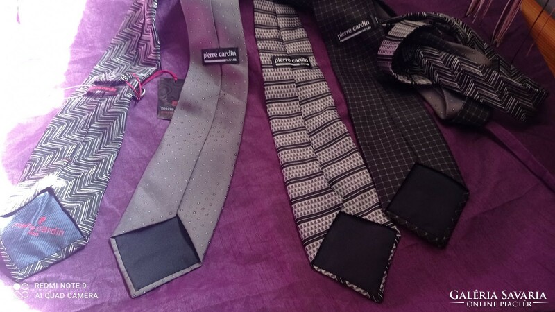 Négy elegáns, szürke vintage Pierre Cardin nyakkendő