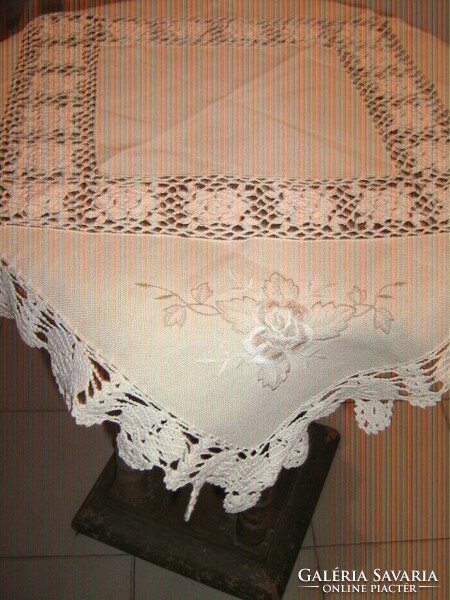 Fabulous handmade crochet floral lace insert with crocheted rosy tablecloth