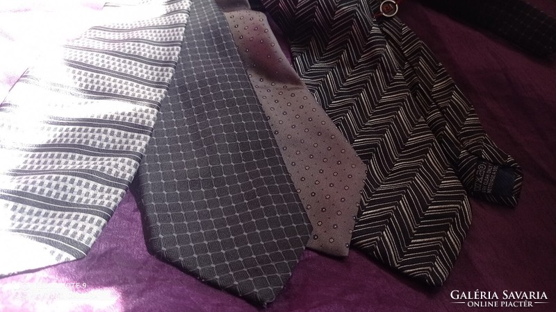 Négy elegáns, szürke vintage Pierre Cardin nyakkendő