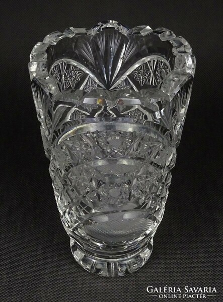 1O609 Talpas csiszolt üveg kristály váza 16.5 cm
