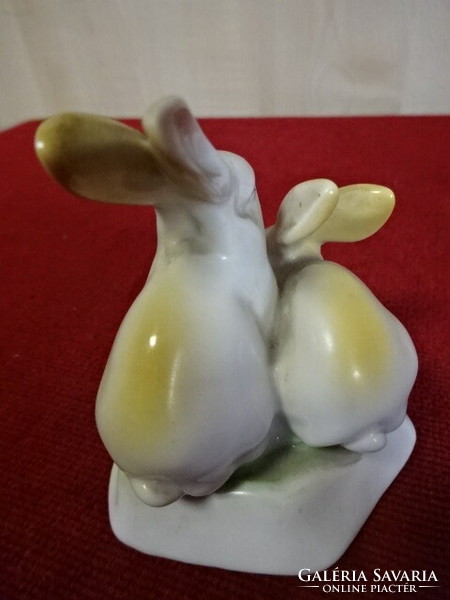 Hollóházi porcelán figura, kézzel festett nyuszi páros. magassága 7,5 cm. Jókai.