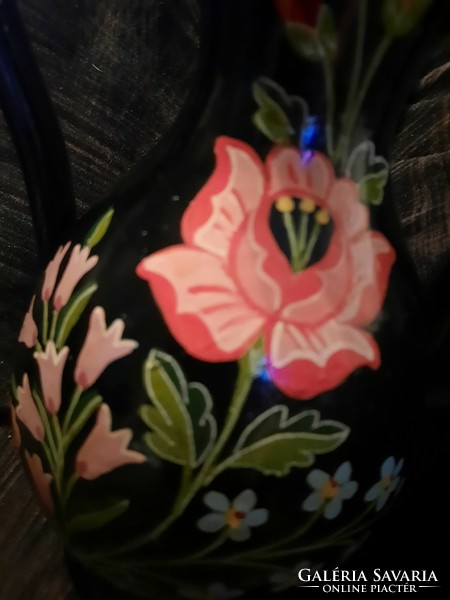 Kézzel festett kalocsai virágmintás váza