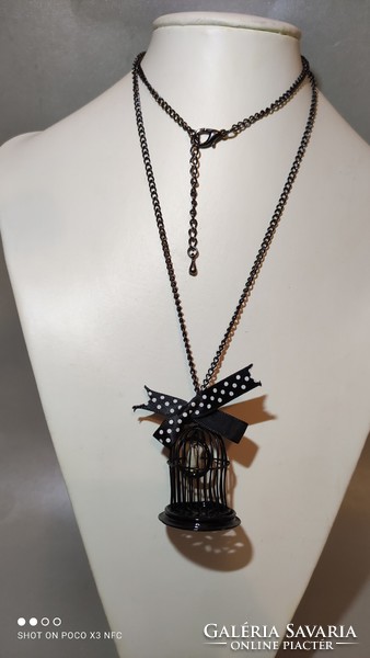 Bizsu chain with a bird in a cage pendant