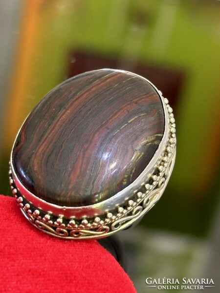 A stunning, stunning silver ring with a large agate stone