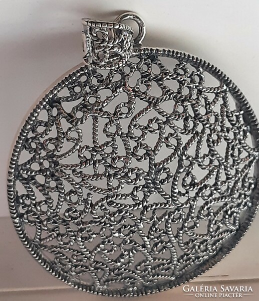 Large round silver pendant with openwork decoration! 4cm!