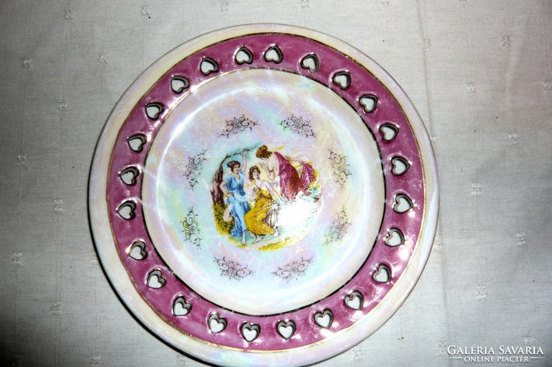 Jelenetes porcelán tányér