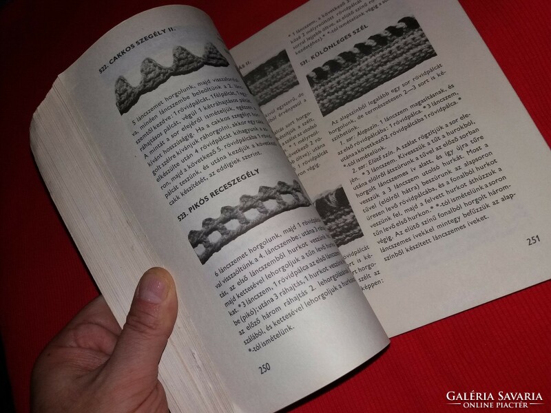 1975. A kézimunkázás alapműve:Bános Mária: A kötés horgolás kézikönyve képek szerint MINERVA