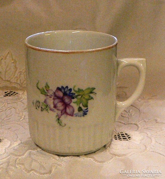 Zsolnay mug with floral pattern skirt