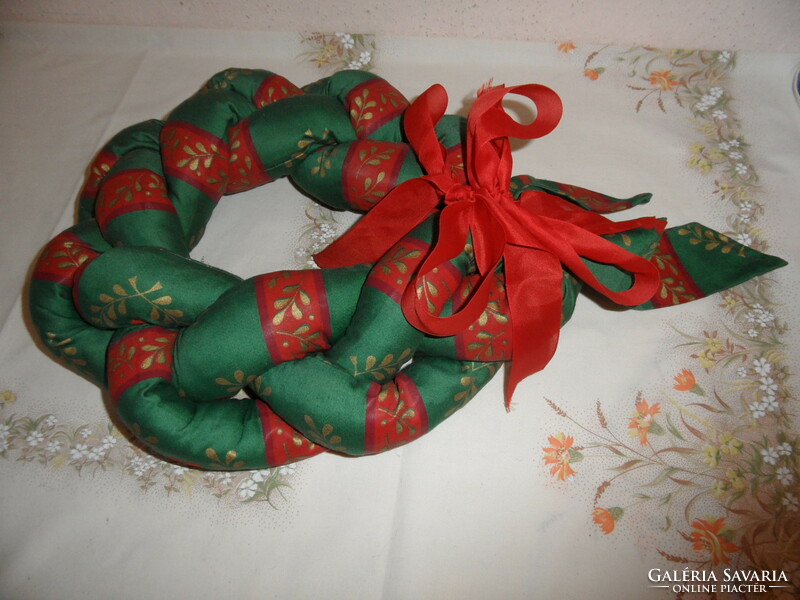 Kézműves Karácsonyi nagyobb méretű textil ajtódísz, koszorú
